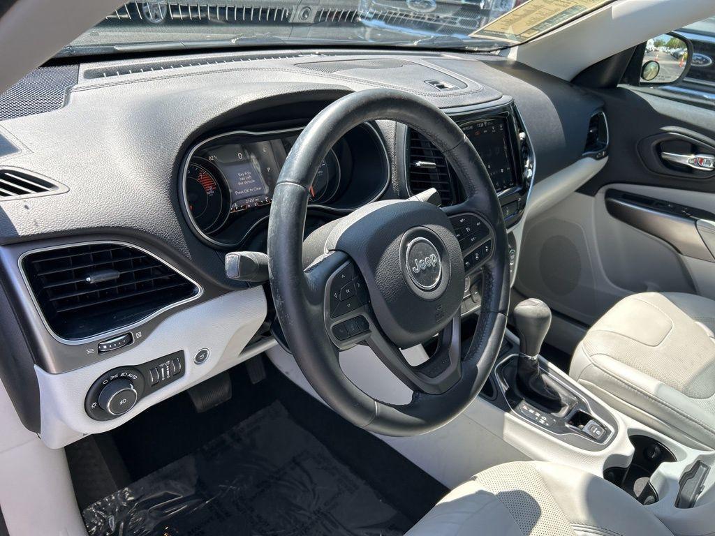 used 2019 Jeep Cherokee car, priced at $18,121