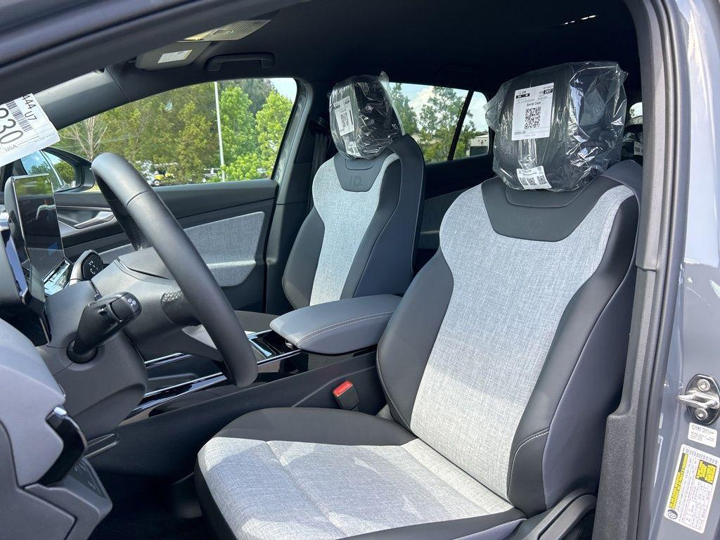 new 2025 Volkswagen ID.4 car, priced at $38,625