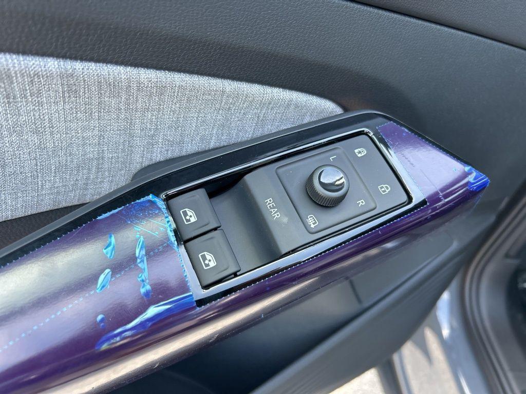 new 2025 Volkswagen ID.4 car, priced at $38,625