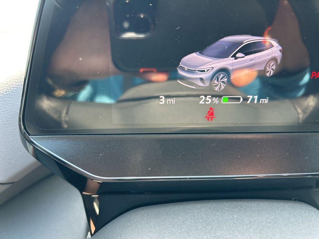 new 2025 Volkswagen ID.4 car, priced at $38,625