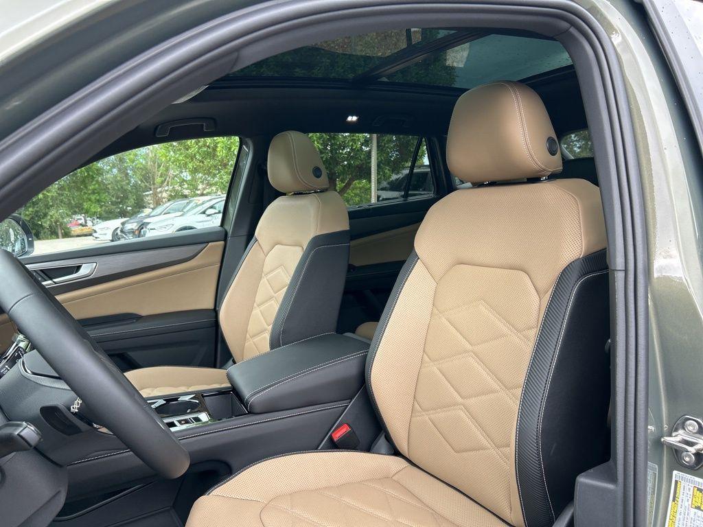new 2025 Volkswagen Atlas Cross Sport car, priced at $38,142