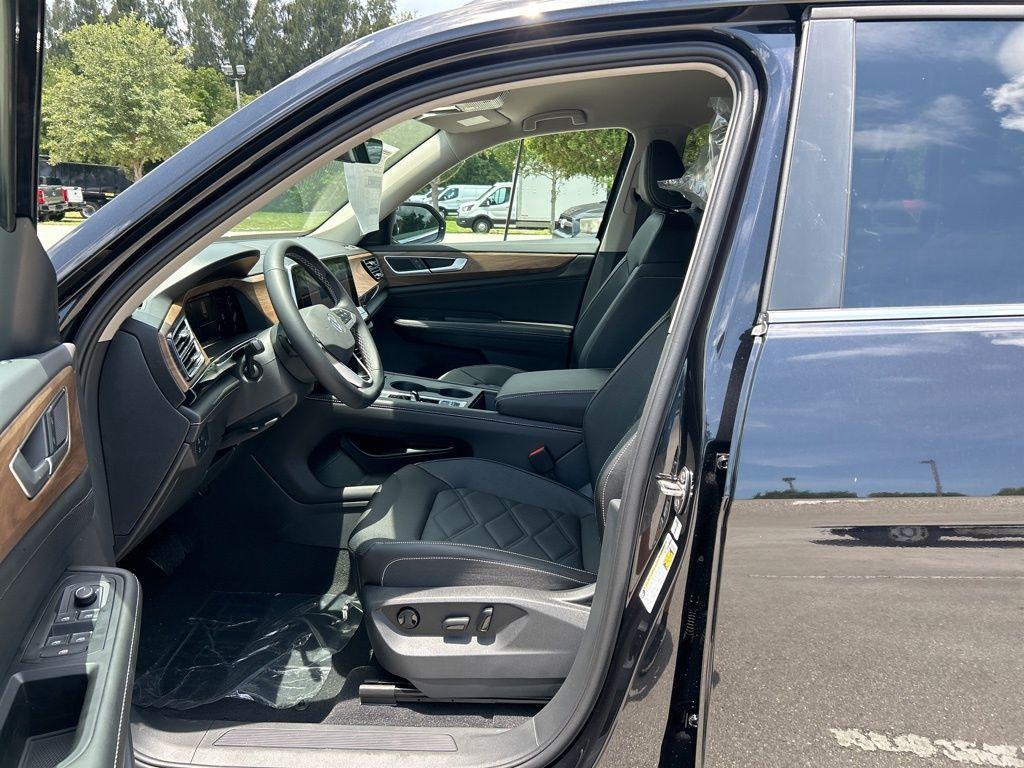 new 2025 Volkswagen Atlas car, priced at $35,189