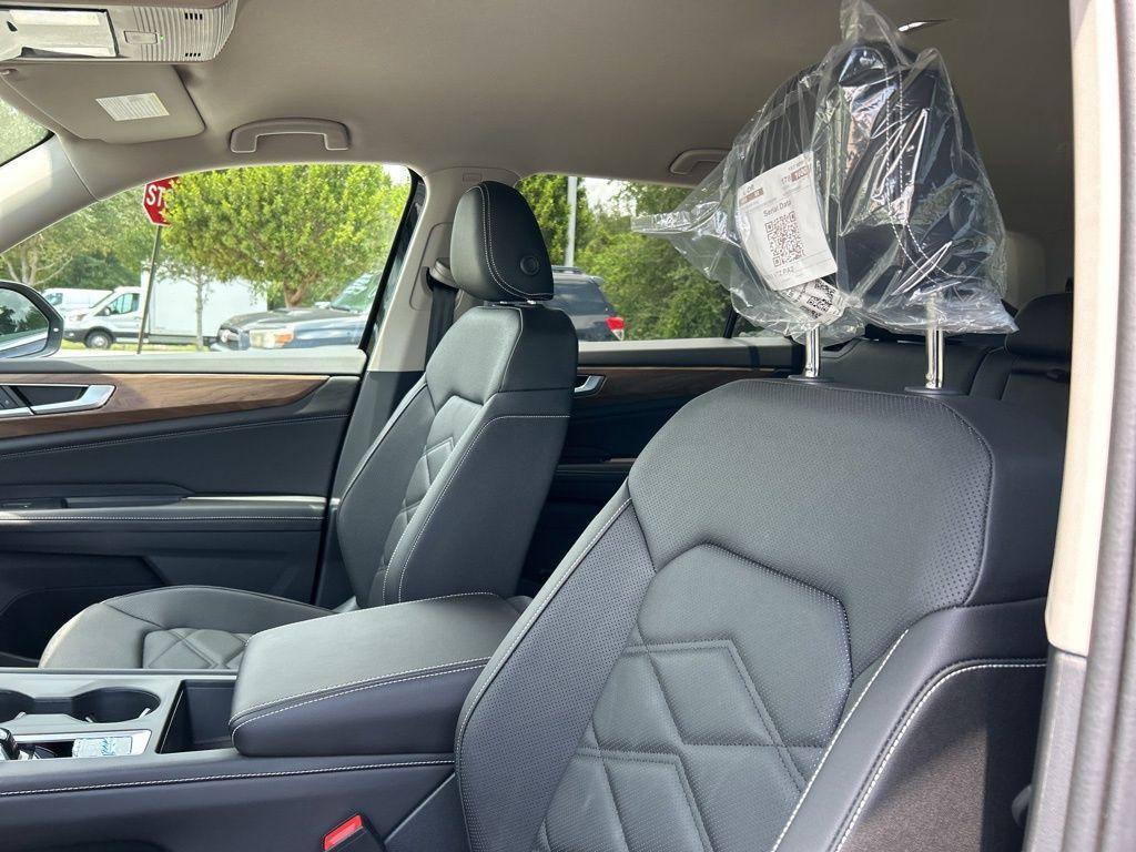 new 2025 Volkswagen Atlas car, priced at $35,189