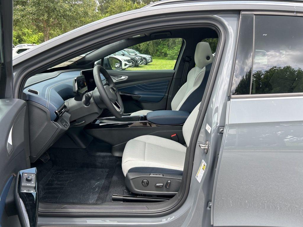 new 2025 Volkswagen ID.4 car, priced at $42,171
