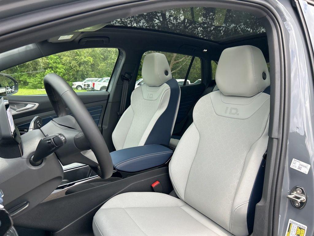 new 2025 Volkswagen ID.4 car, priced at $42,171