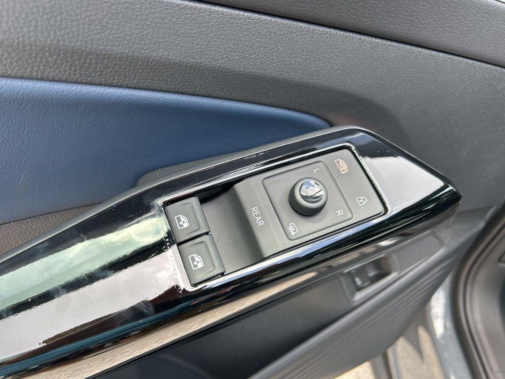 new 2025 Volkswagen ID.4 car, priced at $42,171