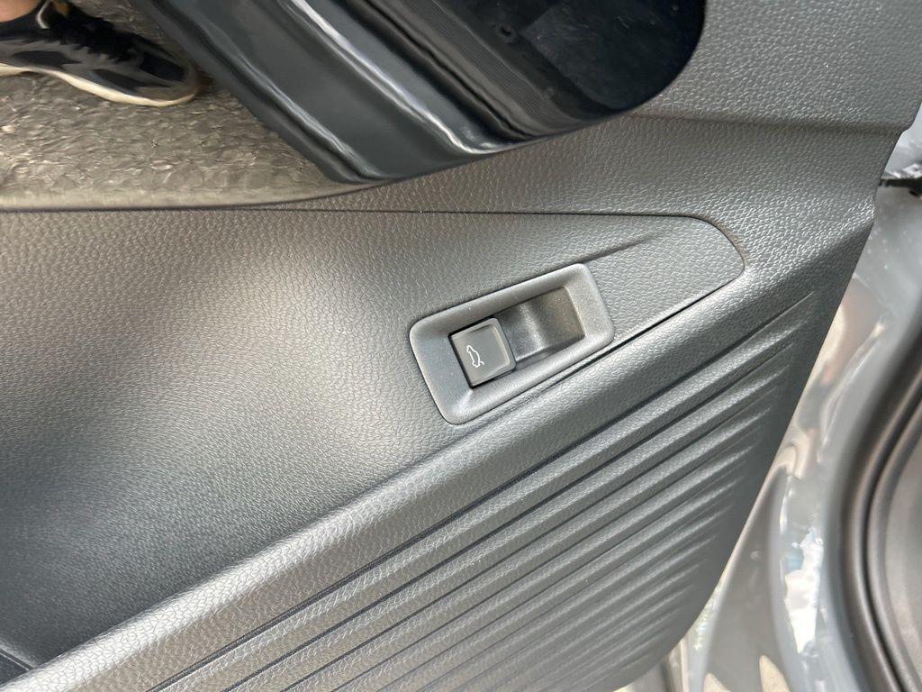new 2025 Volkswagen ID.4 car, priced at $42,171