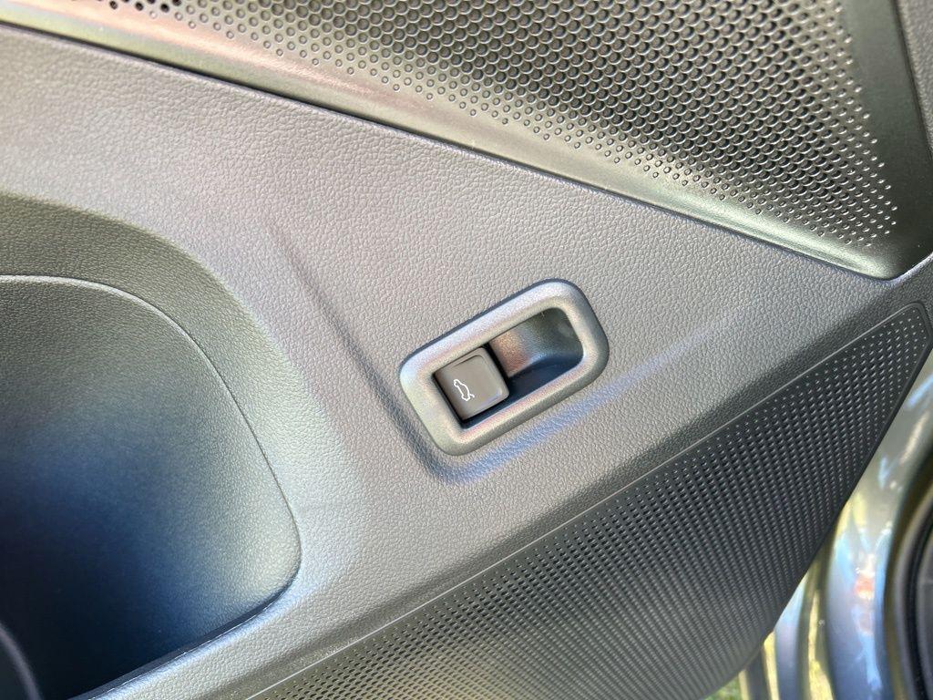 new 2026 Volkswagen Tiguan car, priced at $33,648