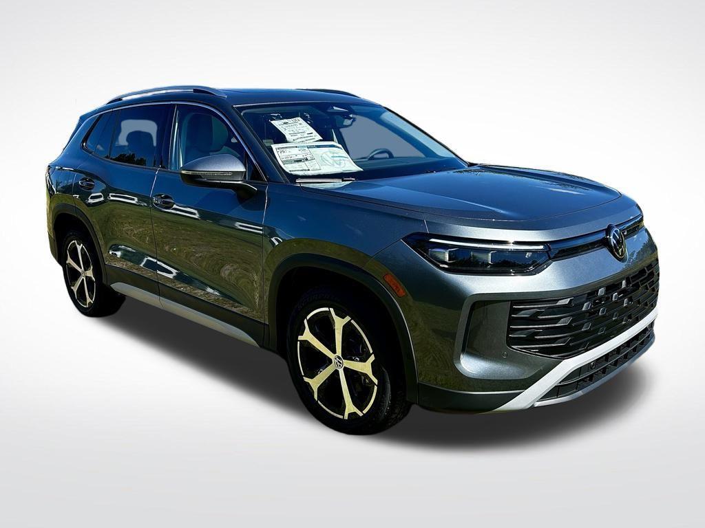 new 2026 Volkswagen Tiguan car, priced at $33,648