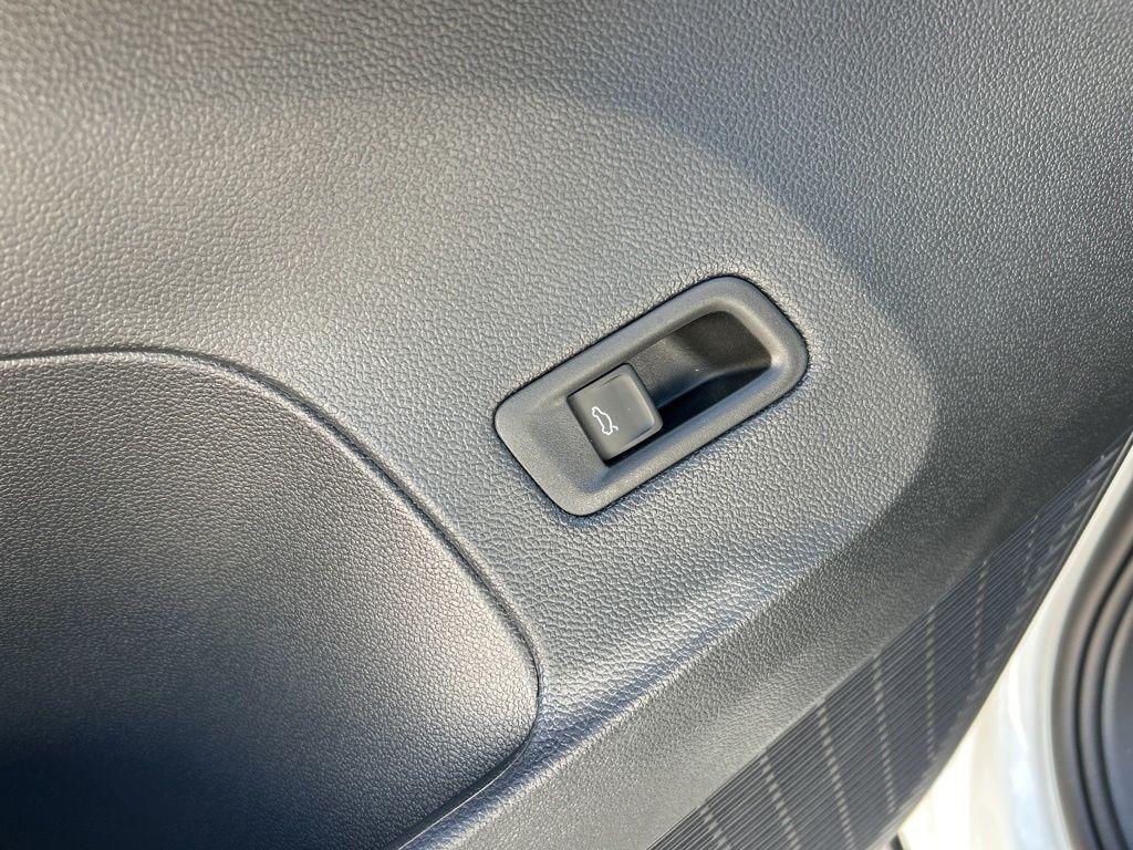 new 2026 Volkswagen Atlas car, priced at $42,649