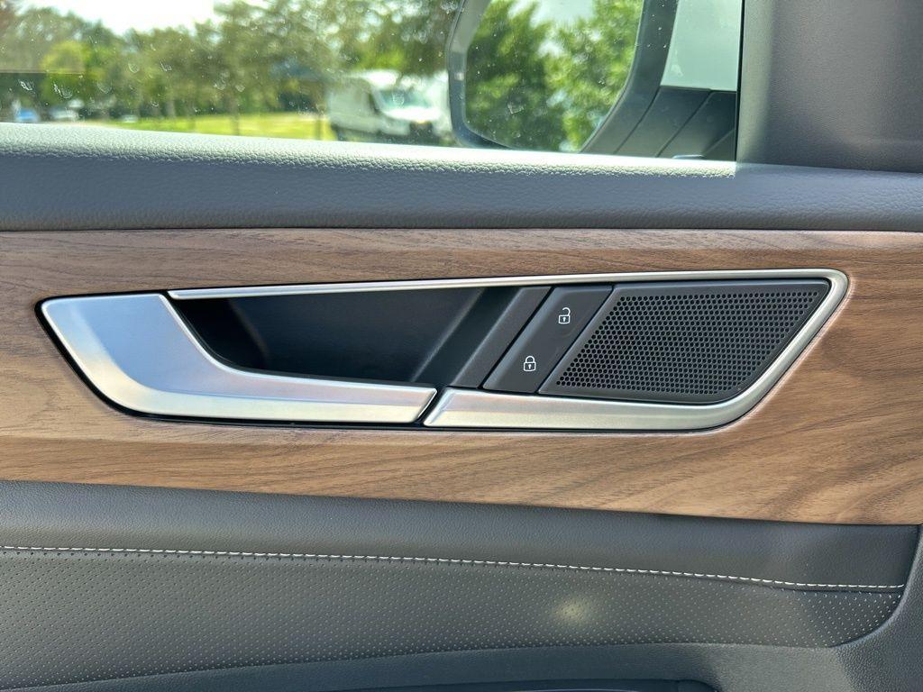 new 2026 Volkswagen Atlas car, priced at $42,649