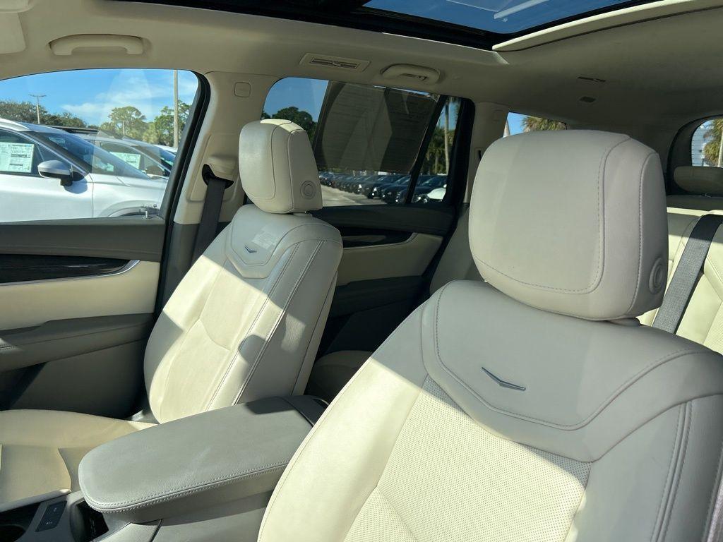 used 2023 Cadillac XT6 car, priced at $31,497