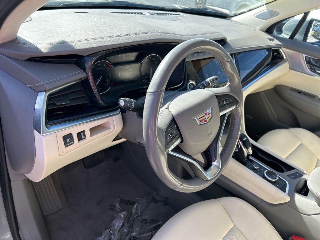 used 2023 Cadillac XT6 car, priced at $31,497