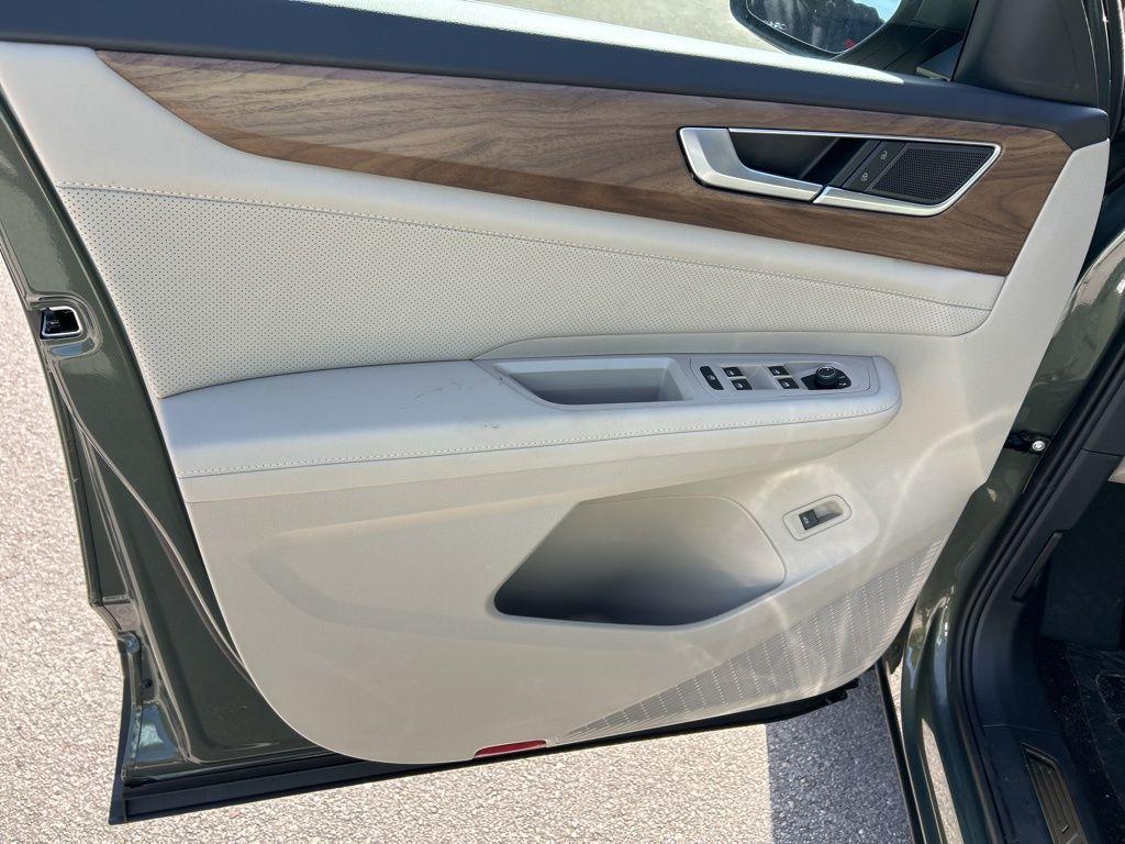 new 2026 Volkswagen Atlas car, priced at $44,043