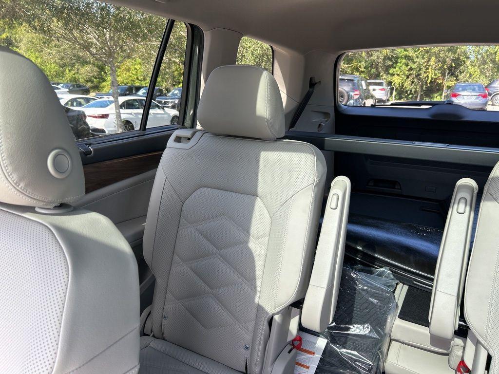 new 2026 Volkswagen Atlas car, priced at $44,043