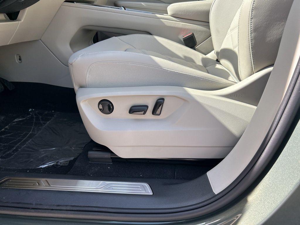 new 2026 Volkswagen Atlas car, priced at $44,043