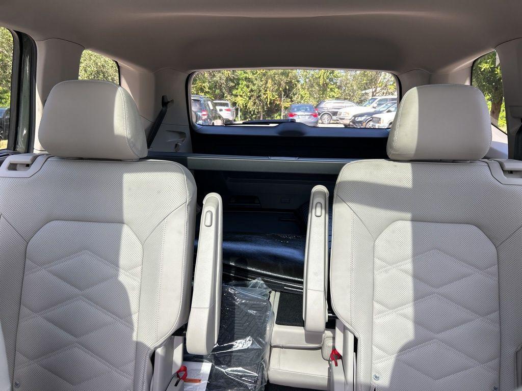 new 2026 Volkswagen Atlas car, priced at $44,043