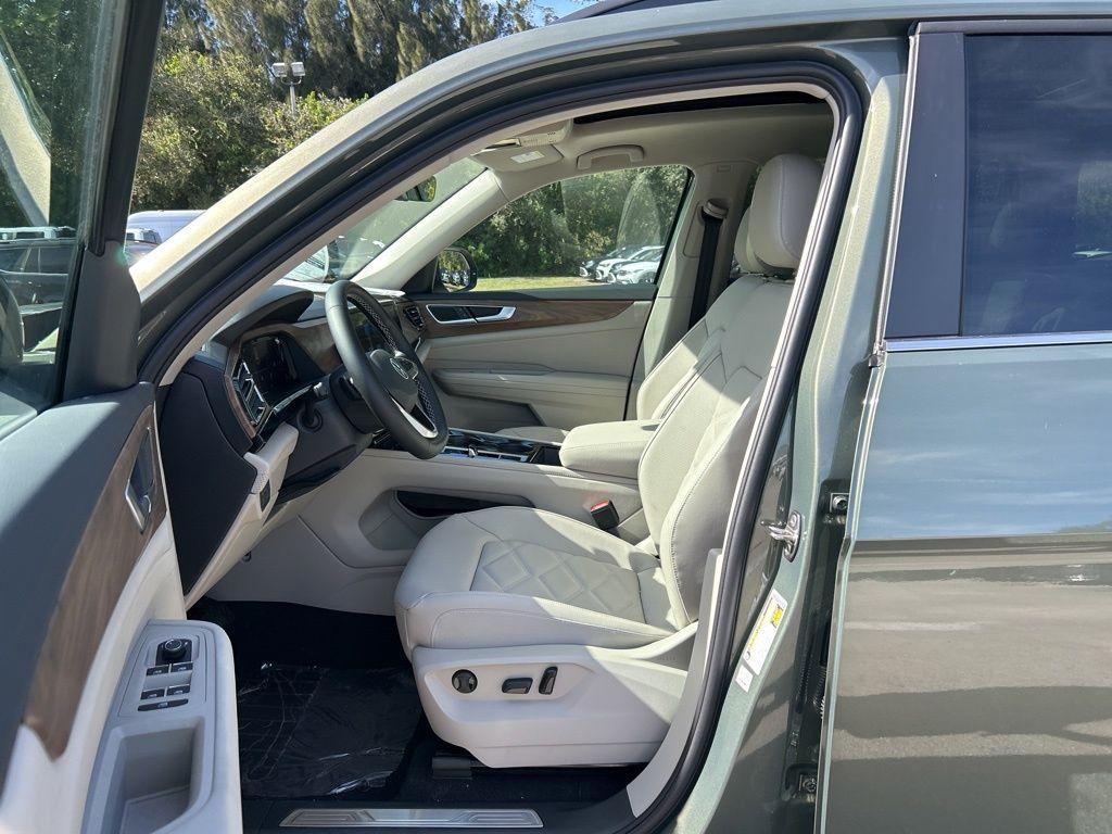 new 2026 Volkswagen Atlas car, priced at $44,043