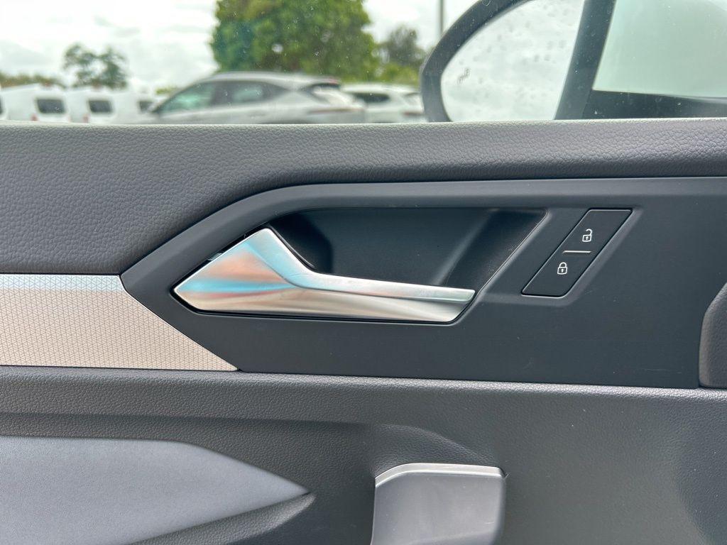 new 2025 Volkswagen Jetta car, priced at $25,674