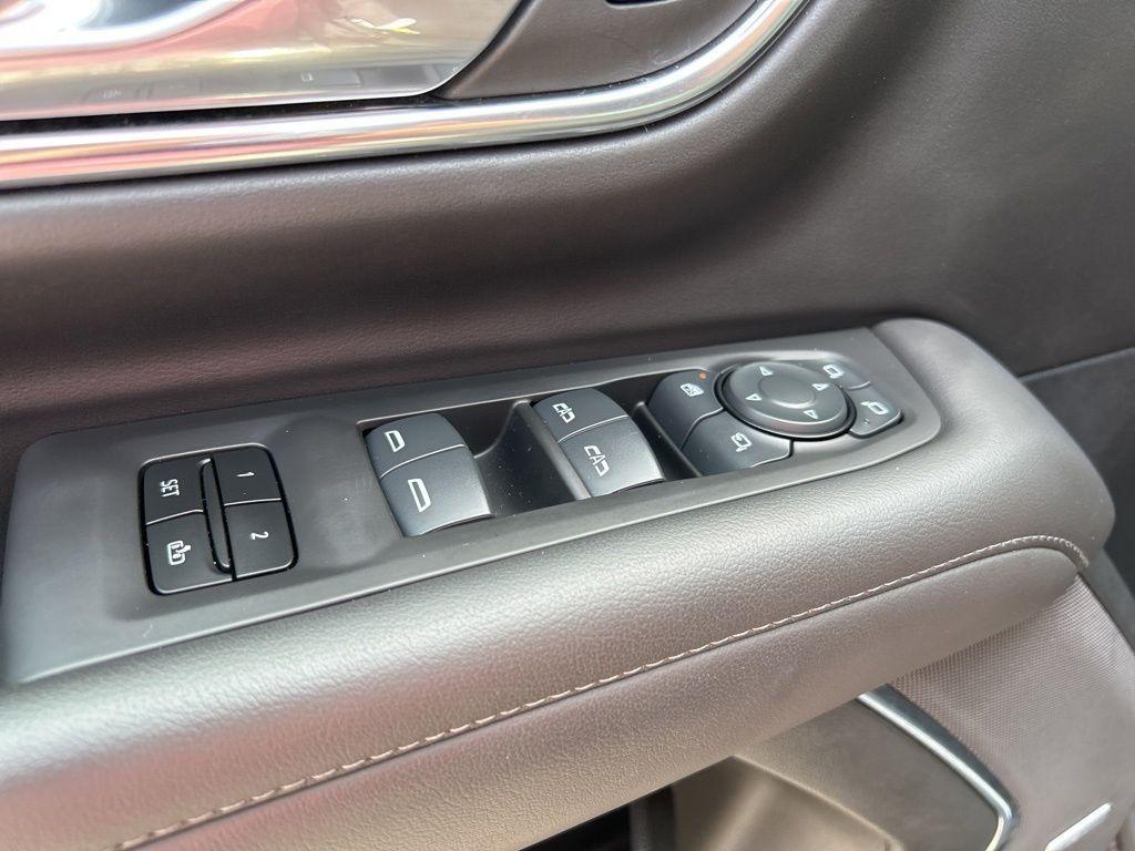 used 2024 Chevrolet Tahoe car, priced at $52,995