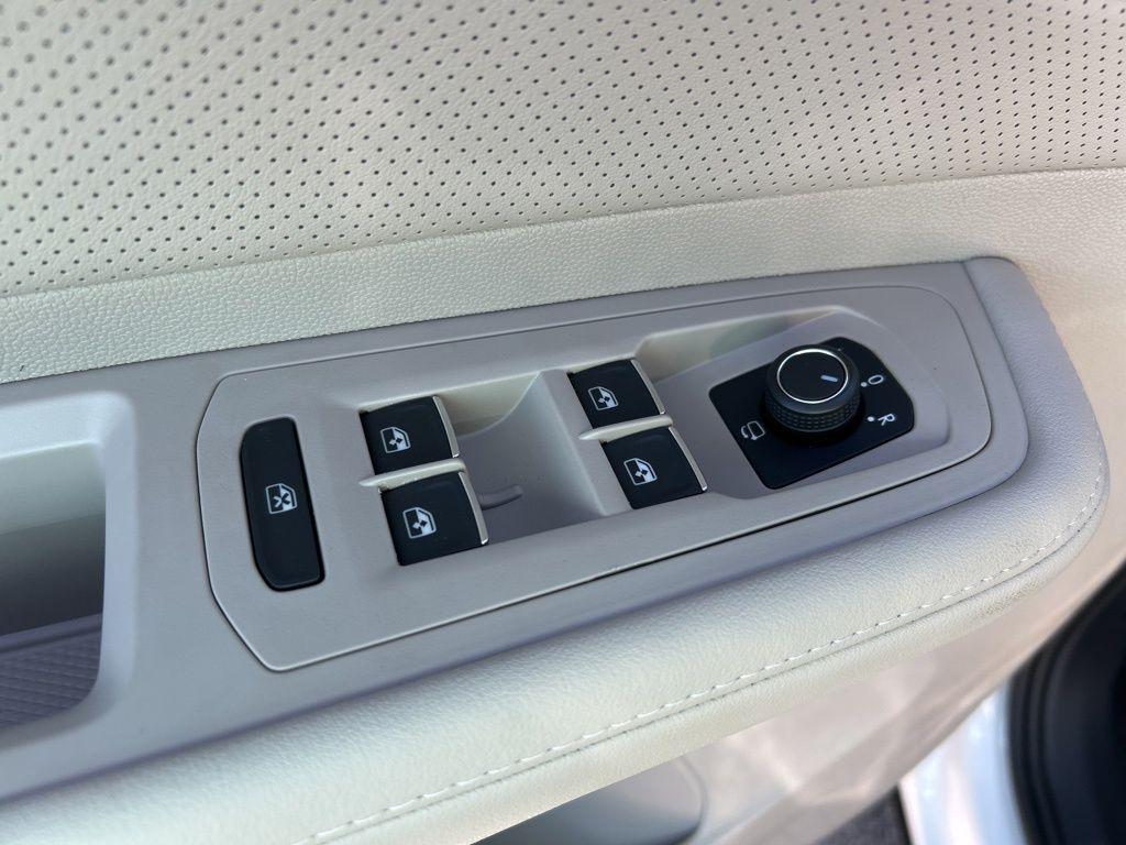 new 2026 Volkswagen Atlas car, priced at $54,766