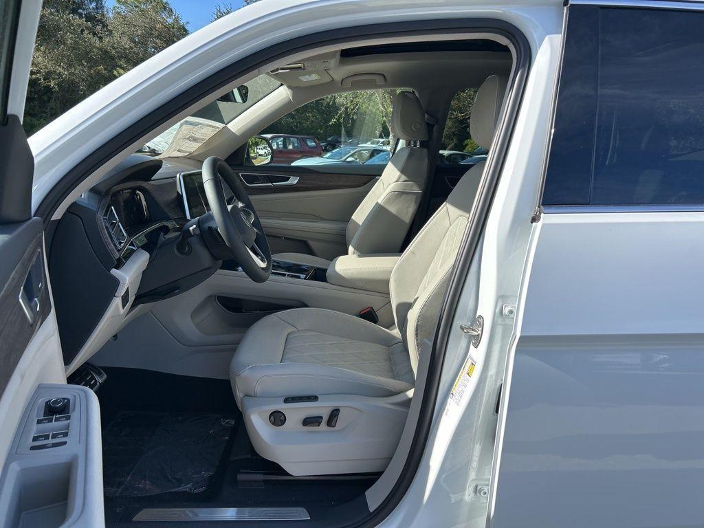 new 2026 Volkswagen Atlas car, priced at $54,766