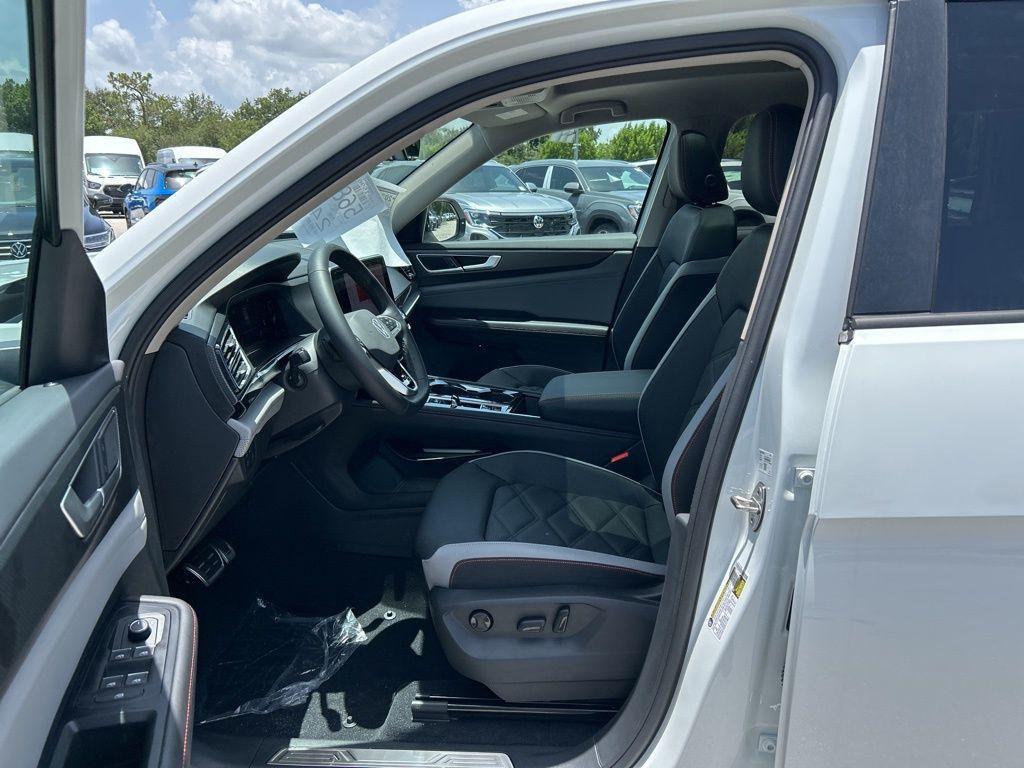 new 2025 Volkswagen Atlas car, priced at $42,646