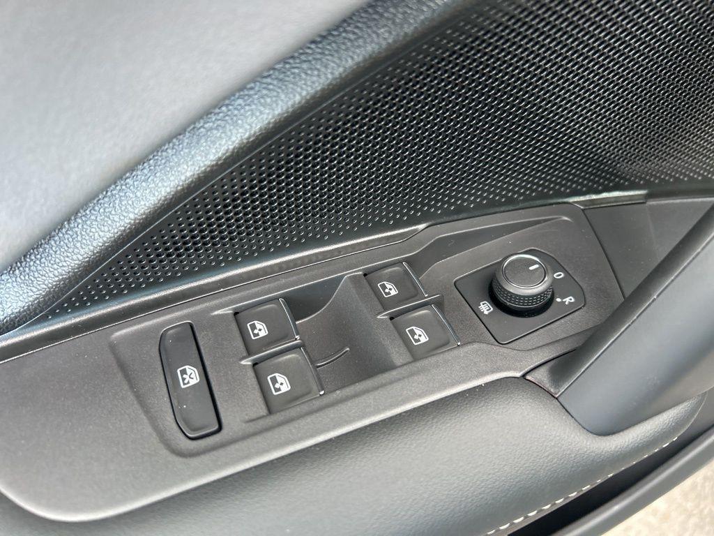 new 2025 Volkswagen Tiguan car, priced at $36,289