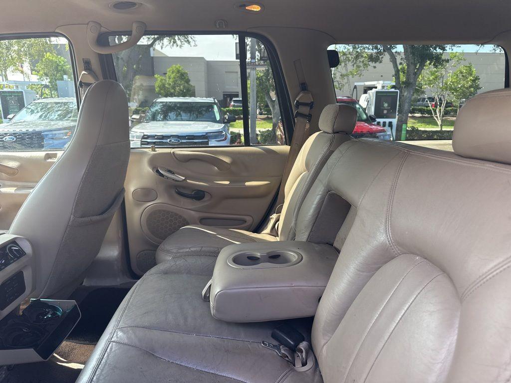 used 2000 Ford Expedition car, priced at $2,999