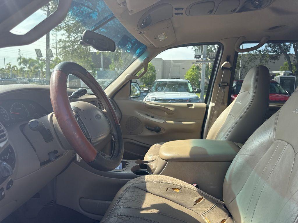 used 2000 Ford Expedition car, priced at $2,999