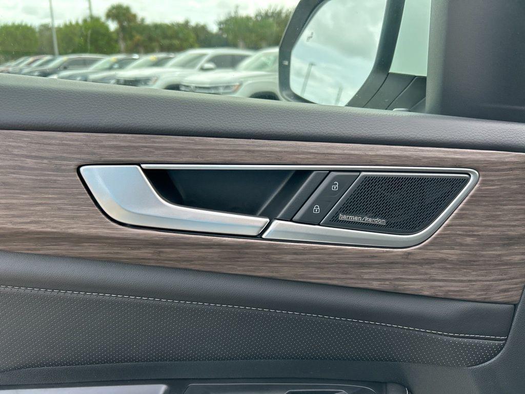 new 2026 Volkswagen Atlas car, priced at $52,929