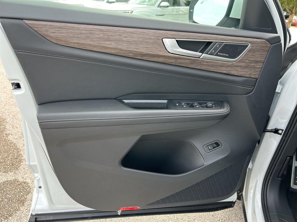 new 2026 Volkswagen Atlas car, priced at $52,929