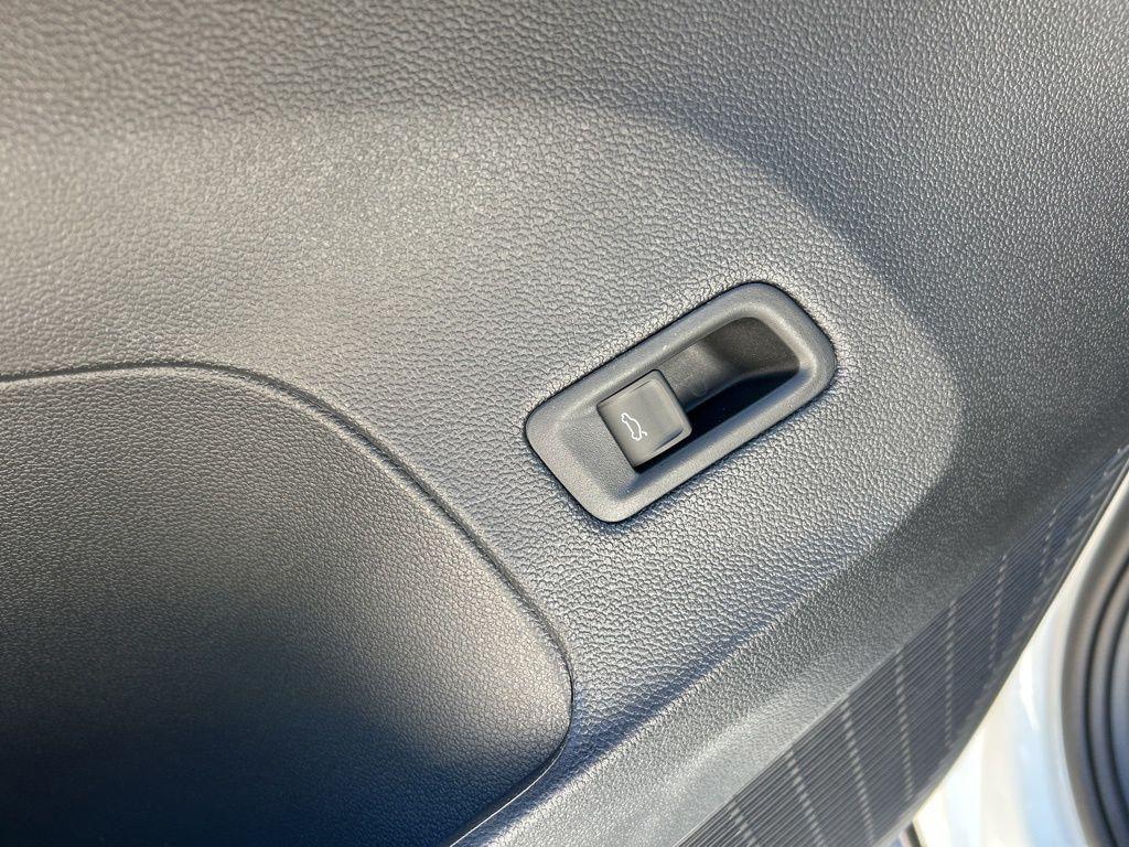 new 2026 Volkswagen Atlas Cross Sport car, priced at $40,875