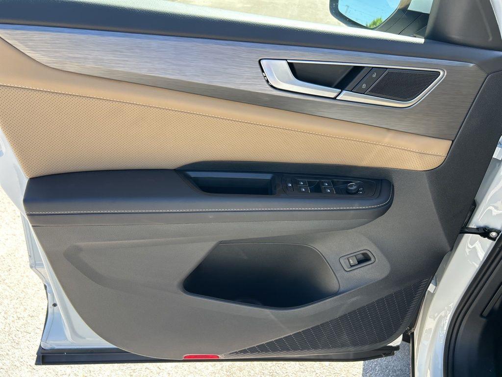 new 2026 Volkswagen Atlas Cross Sport car, priced at $40,875