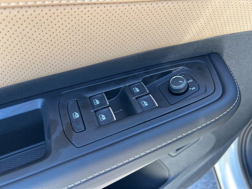 new 2026 Volkswagen Atlas Cross Sport car, priced at $40,875