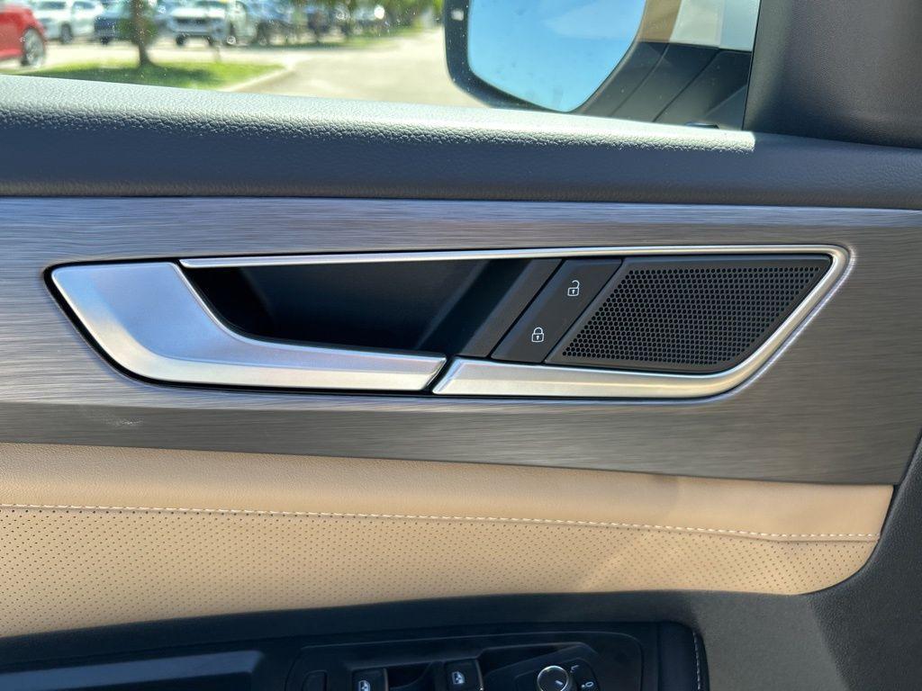 new 2026 Volkswagen Atlas Cross Sport car, priced at $40,875