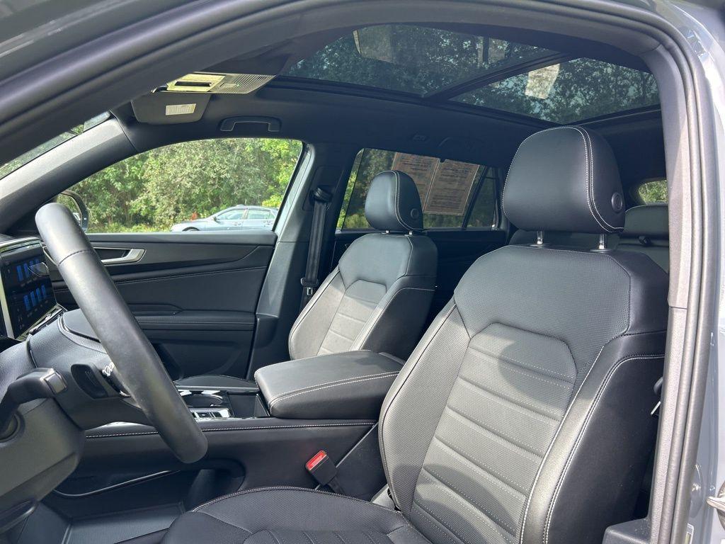 used 2025 Volkswagen Atlas Cross Sport car, priced at $41,995