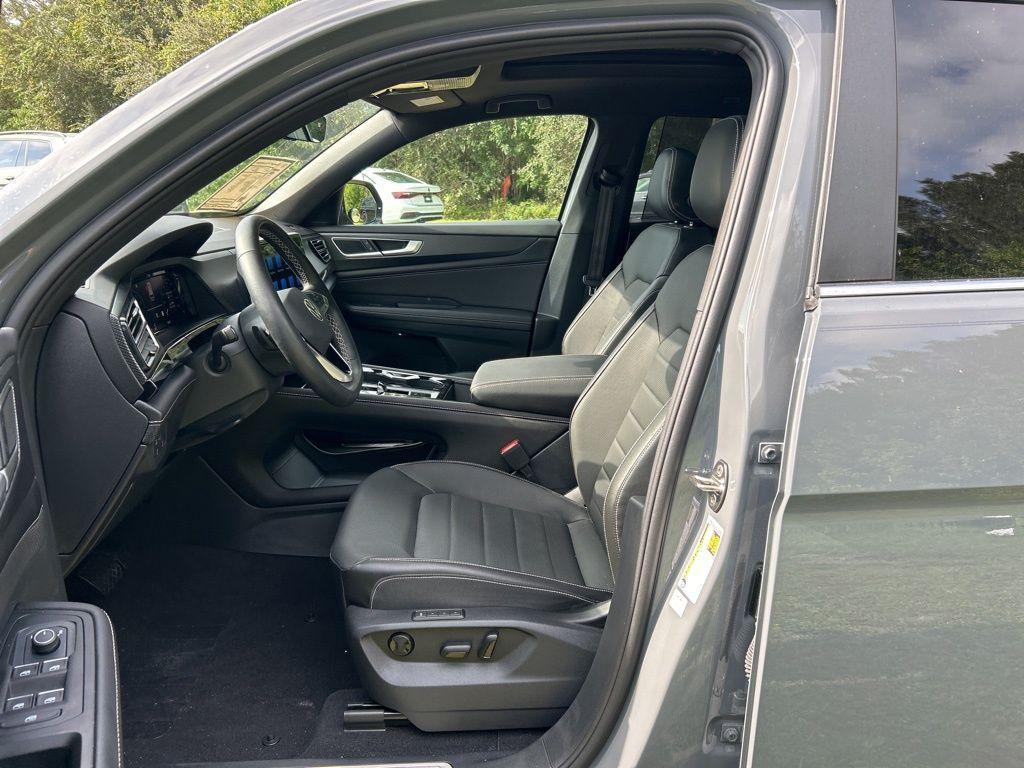 used 2025 Volkswagen Atlas Cross Sport car, priced at $41,995