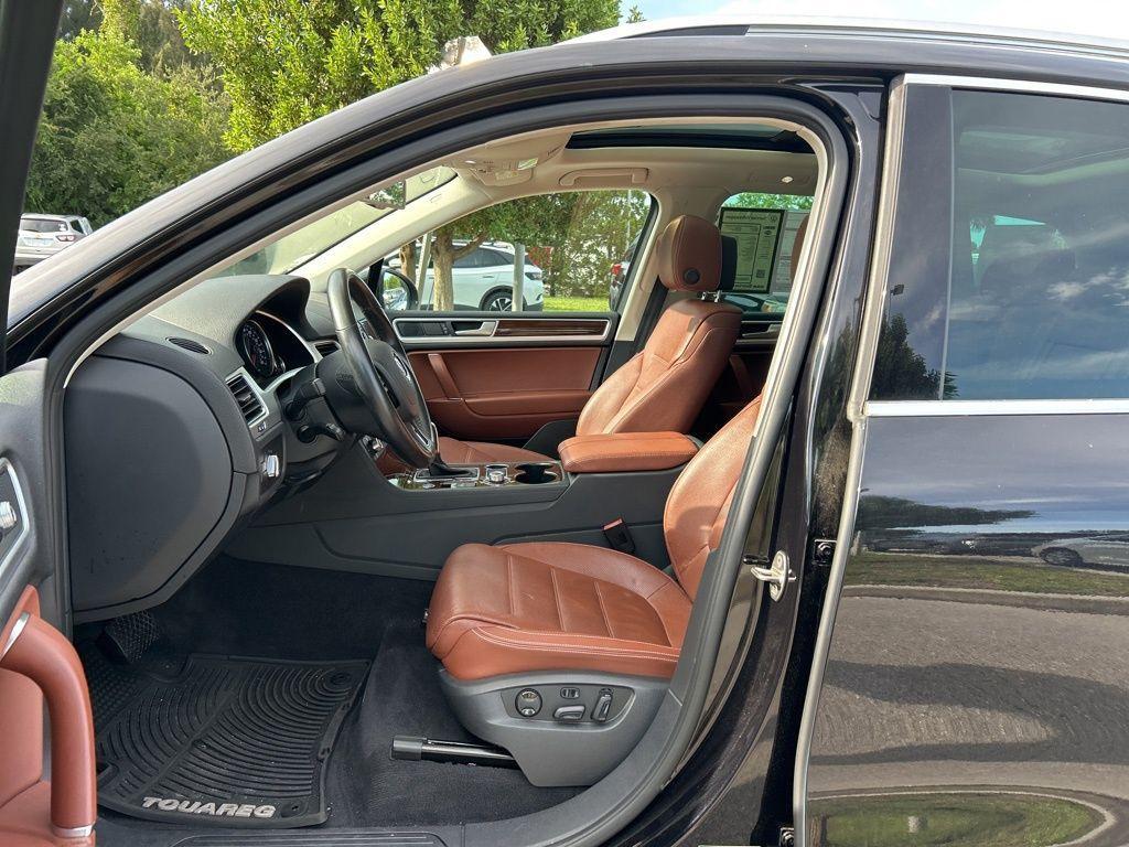 used 2016 Volkswagen Touareg car, priced at $12,735