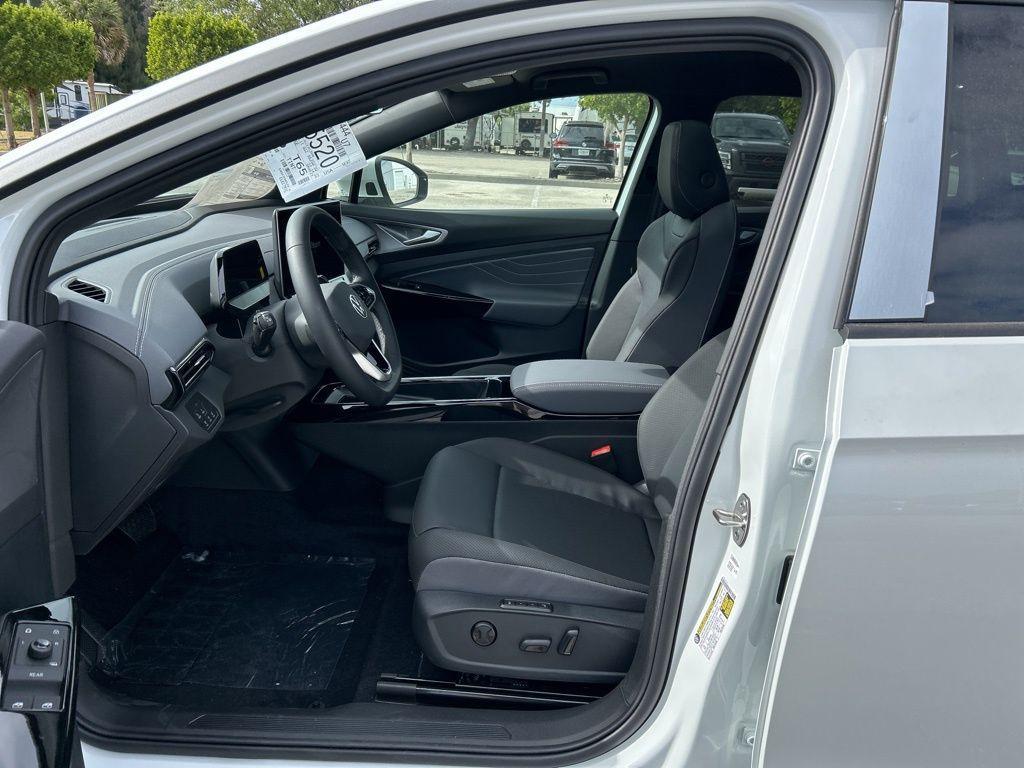 new 2025 Volkswagen ID.4 car, priced at $44,877
