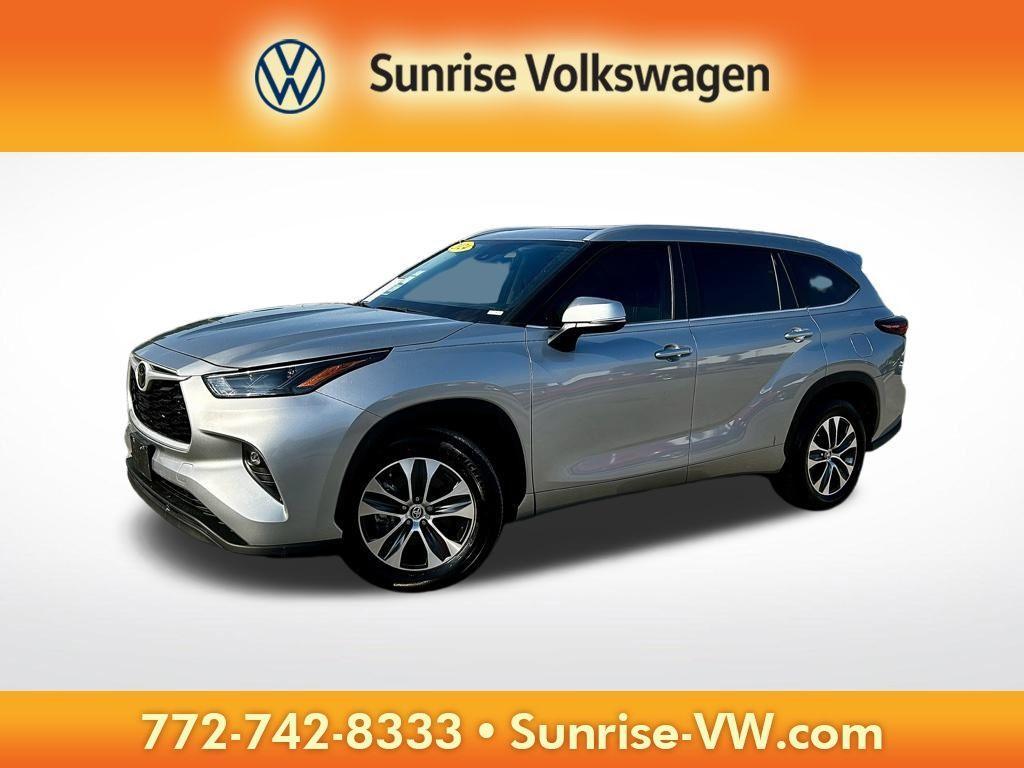 used 2024 Toyota Highlander car, priced at $36,995