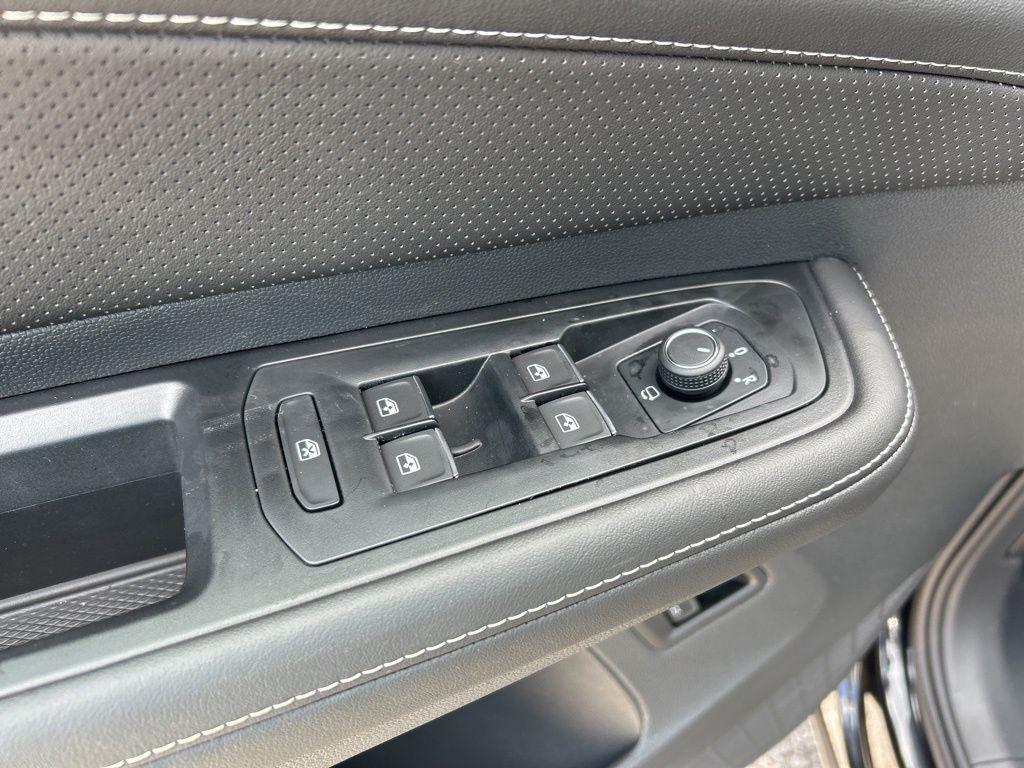 new 2025 Volkswagen Atlas car, priced at $49,373