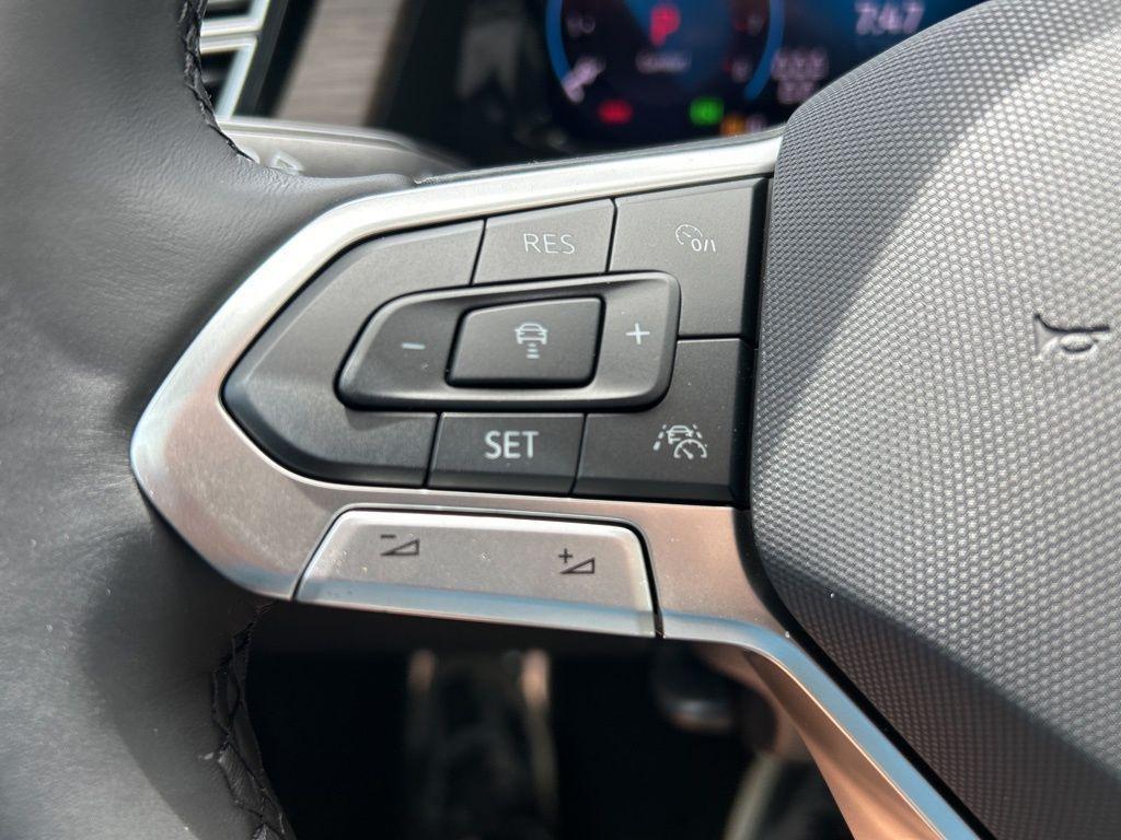 new 2025 Volkswagen Atlas car, priced at $49,373