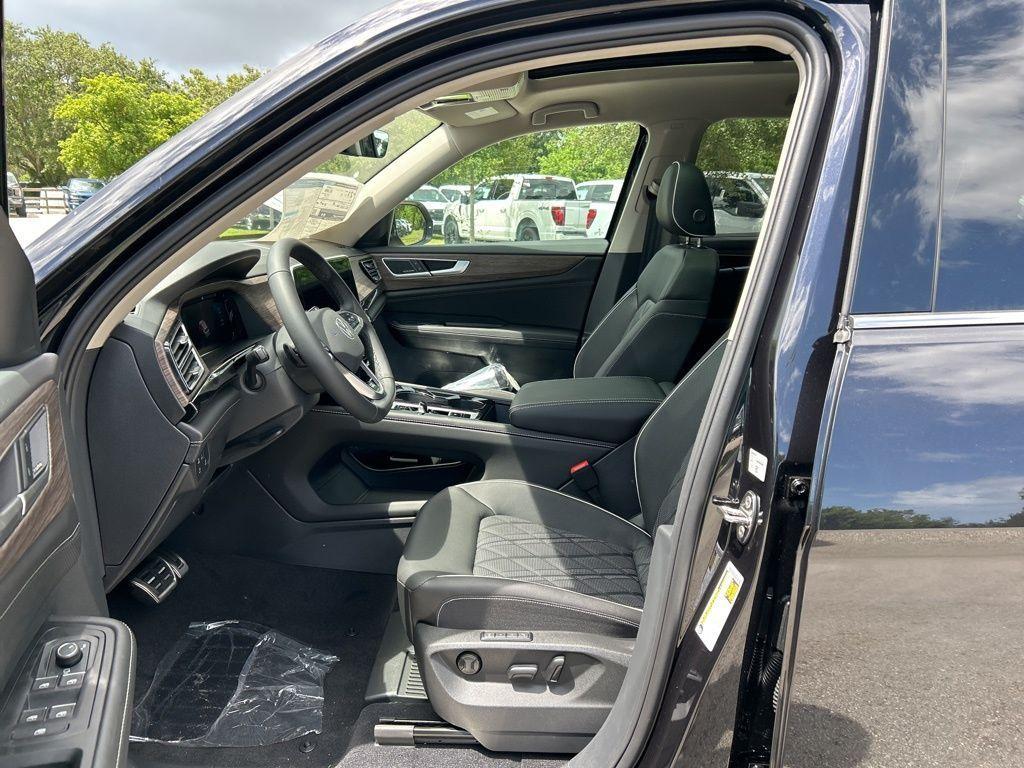 new 2025 Volkswagen Atlas car, priced at $49,373