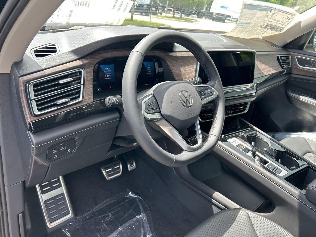 new 2025 Volkswagen Atlas car, priced at $49,373