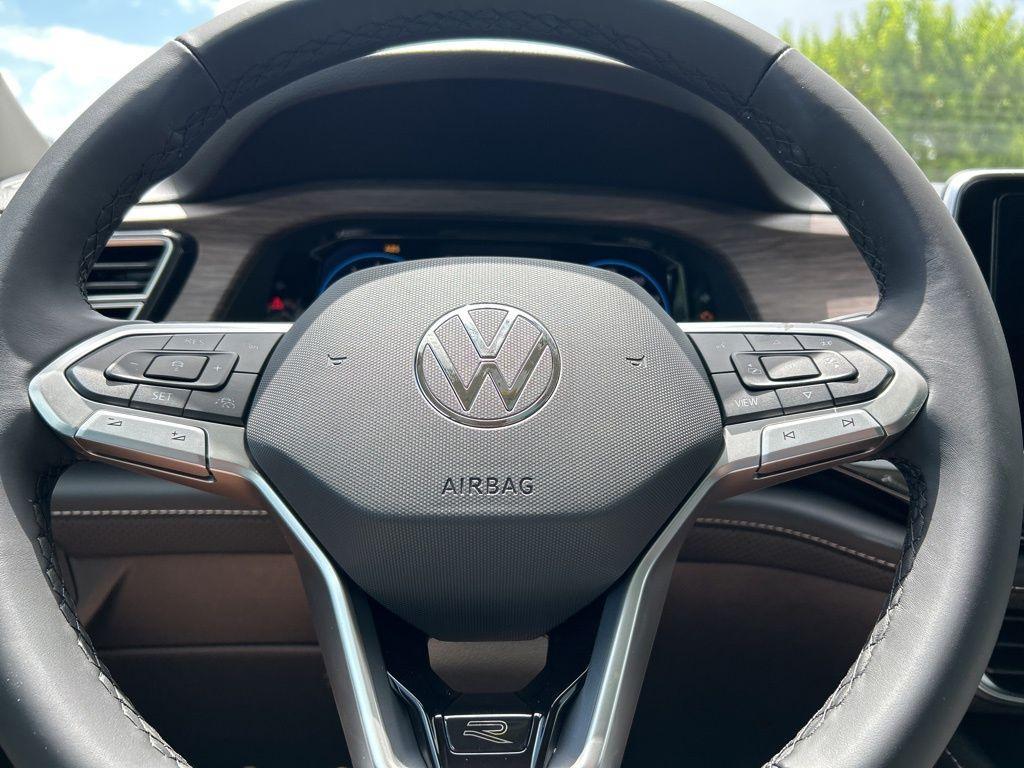 new 2025 Volkswagen Atlas car, priced at $49,373