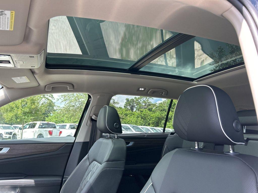 new 2025 Volkswagen Atlas car, priced at $49,373