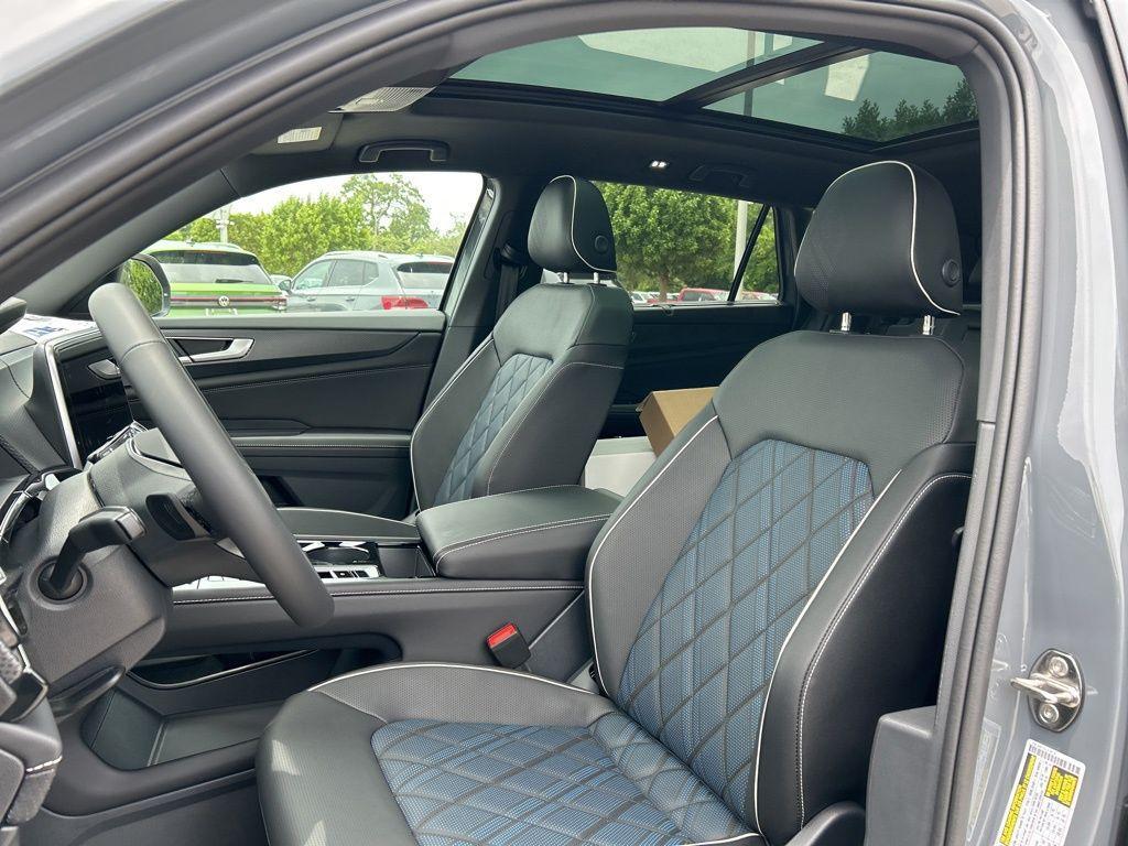 new 2025 Volkswagen Atlas Cross Sport car, priced at $50,962