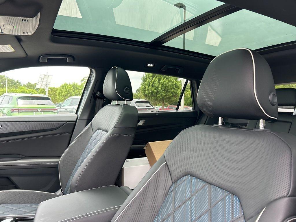 new 2025 Volkswagen Atlas Cross Sport car, priced at $50,962