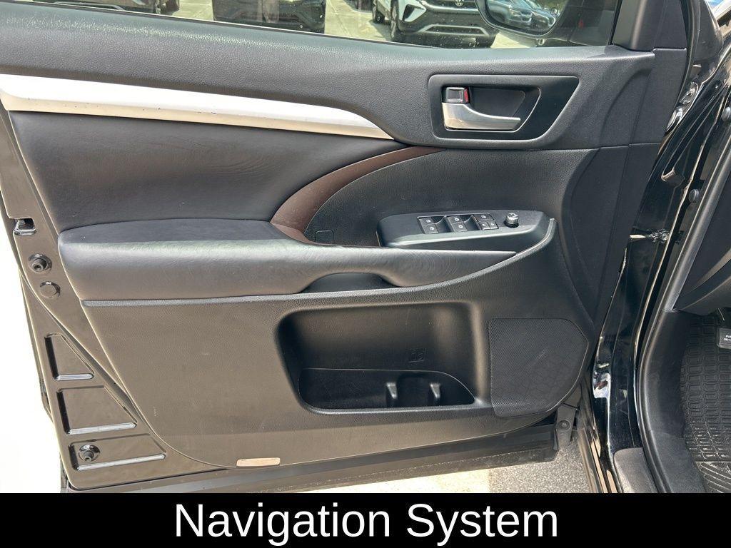 used 2019 Toyota Highlander car, priced at $19,205